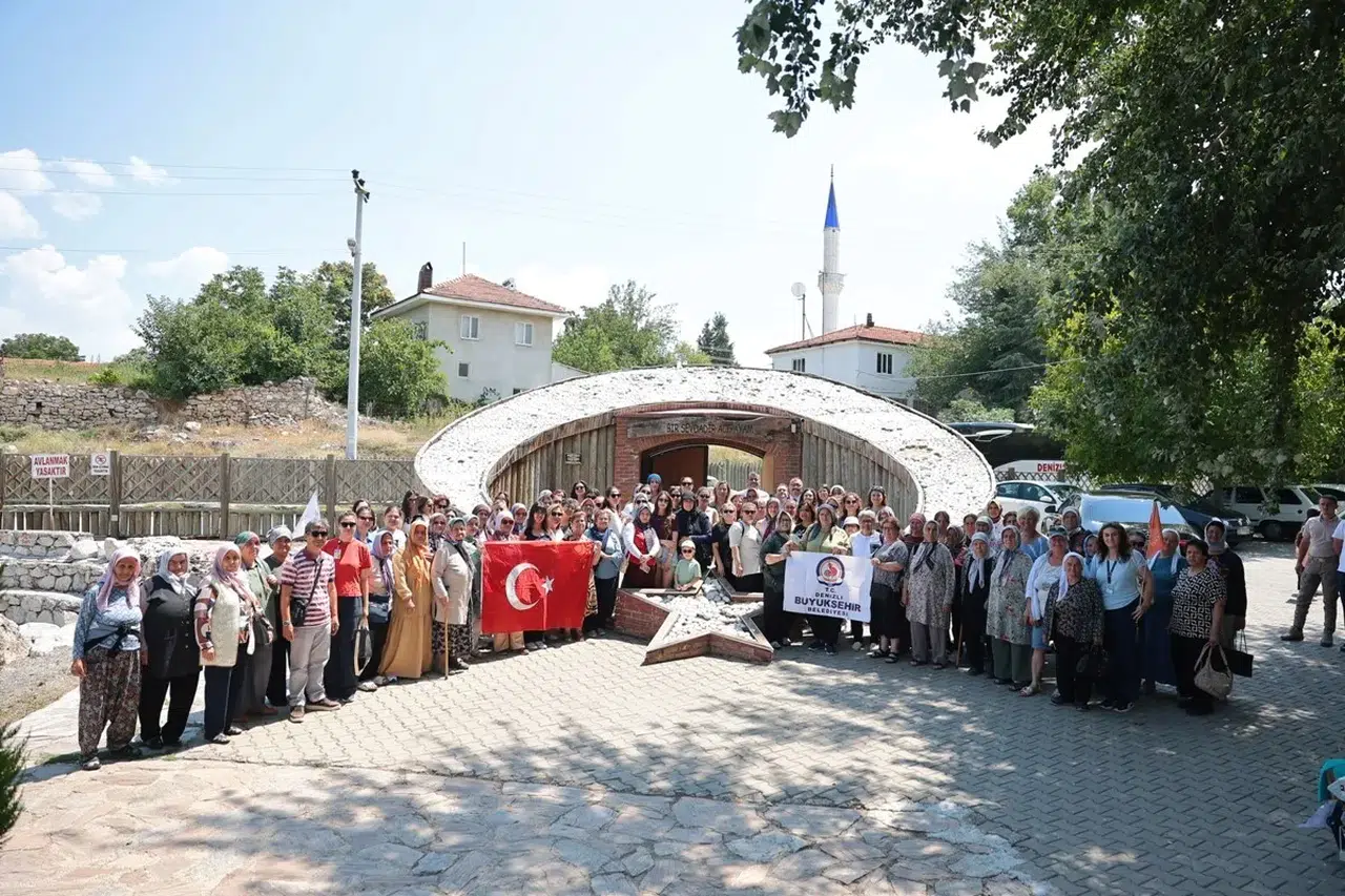 Denizli’de Kadın Dayanışması Acıpayam’da Yeşerdi: Hem Gezdiler Hem Güçlendiler