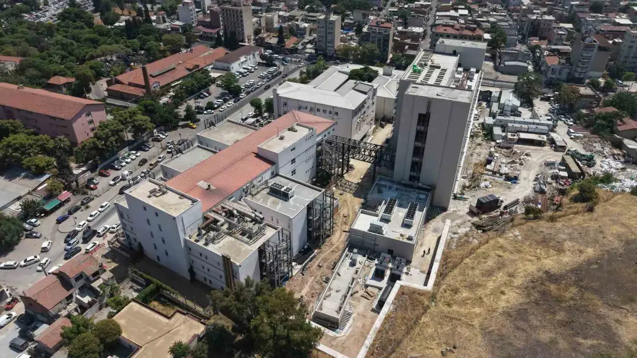 İzmir'in asırlık sağlık çınarı geleceğe hazırlanıyor: Yeni bina 2027'de hizmete girecek