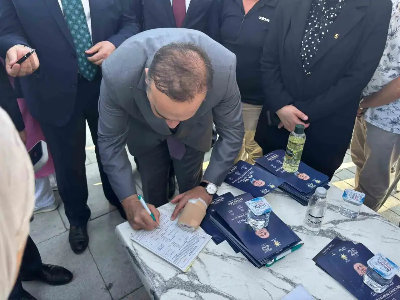 Bakan Kacır'dan Afyonkarahisar'da sürpriz üyelik hamlesi