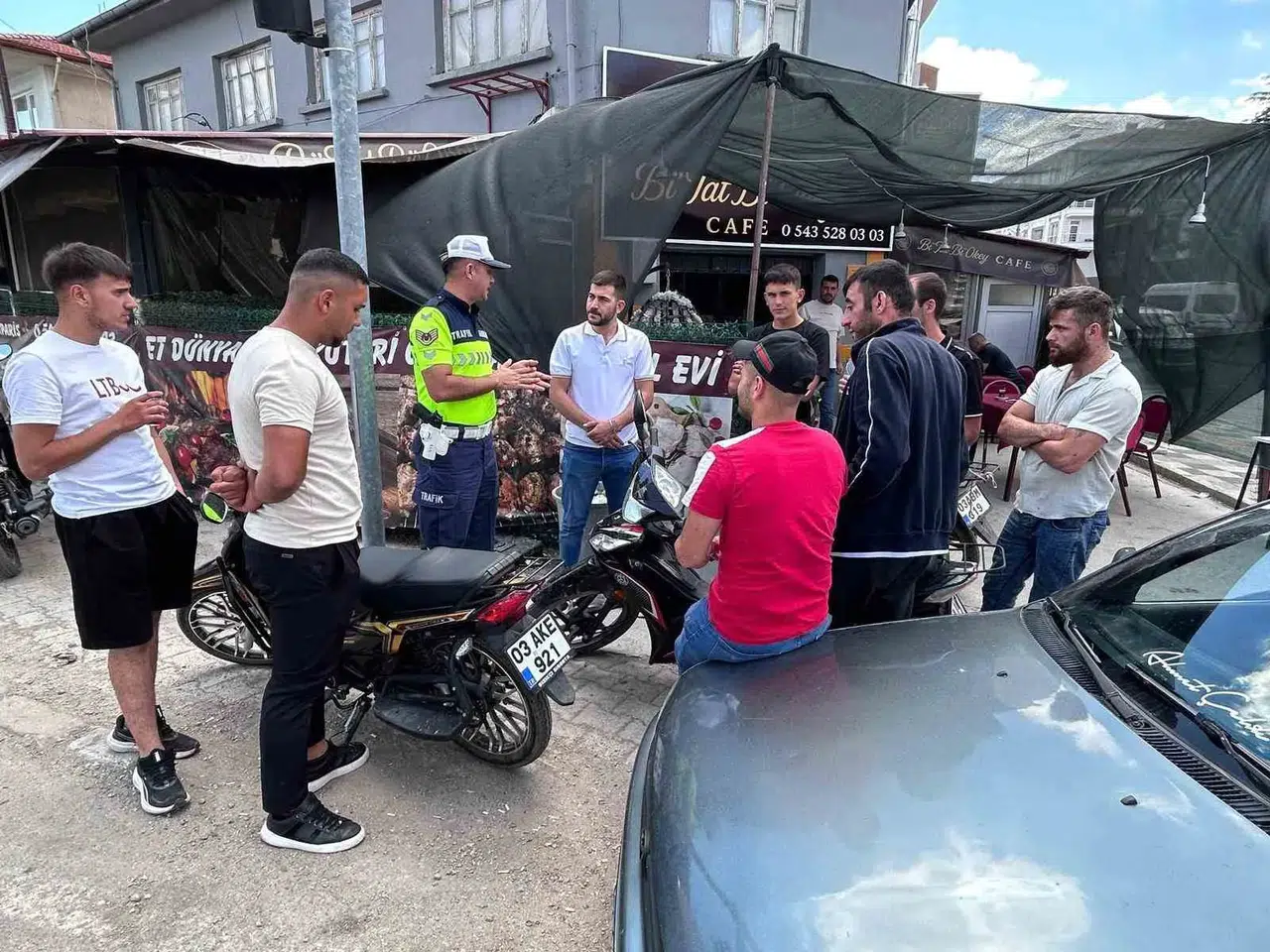 Afyonkarahisar jandarmasından dev trafik seferberliği: Binlerce sürücüye hayati uyarılar