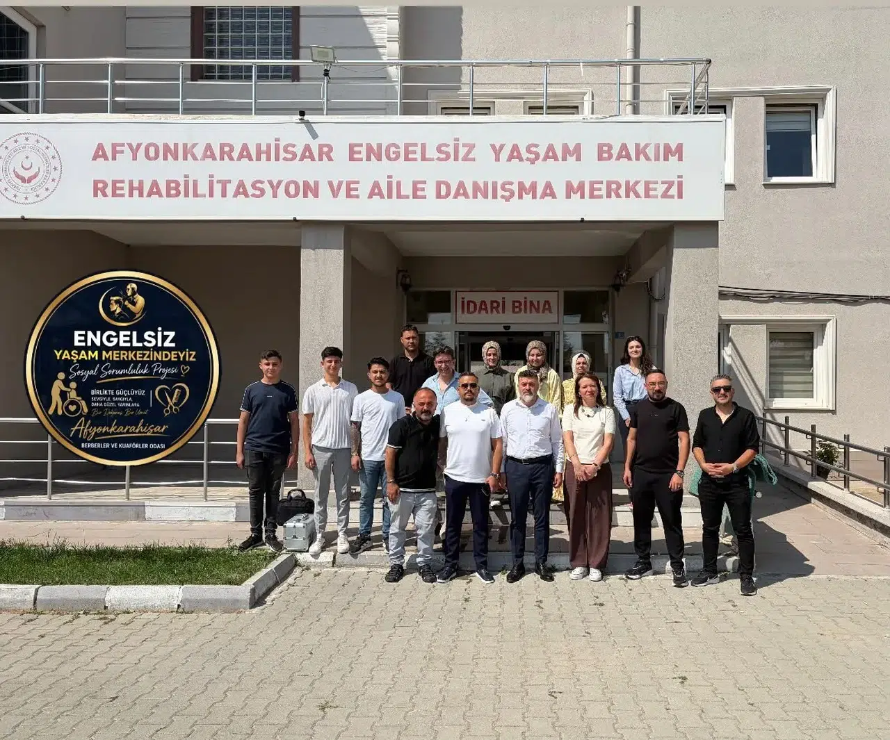 Makaslar bu kez sevgi için çalıştı: Engelsiz Yaşam Merkezi'nde anlamlı gün