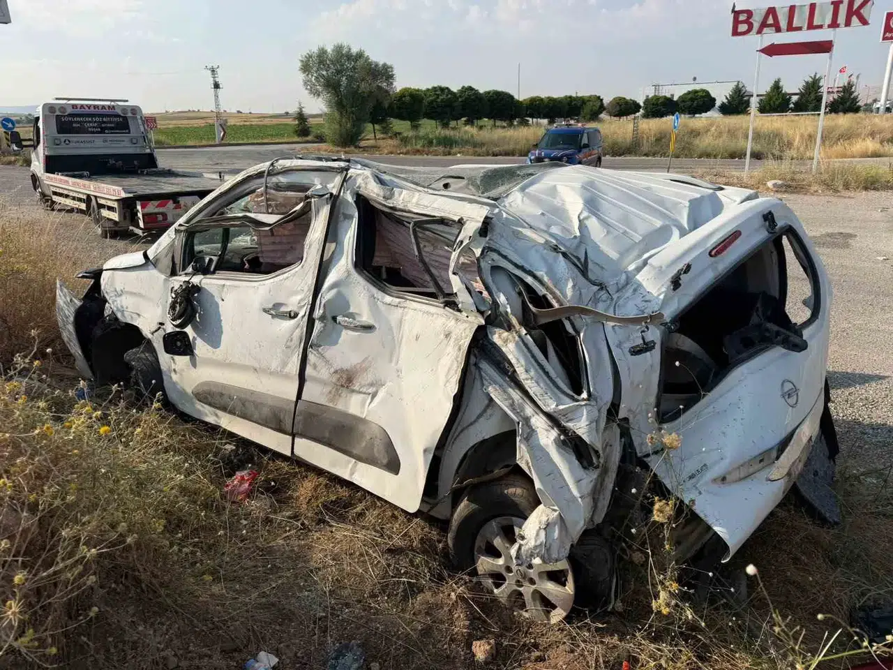 Afyonkarahisar'da acı bilanço: Şarampole devrilen araçta genç yolcu can verdi