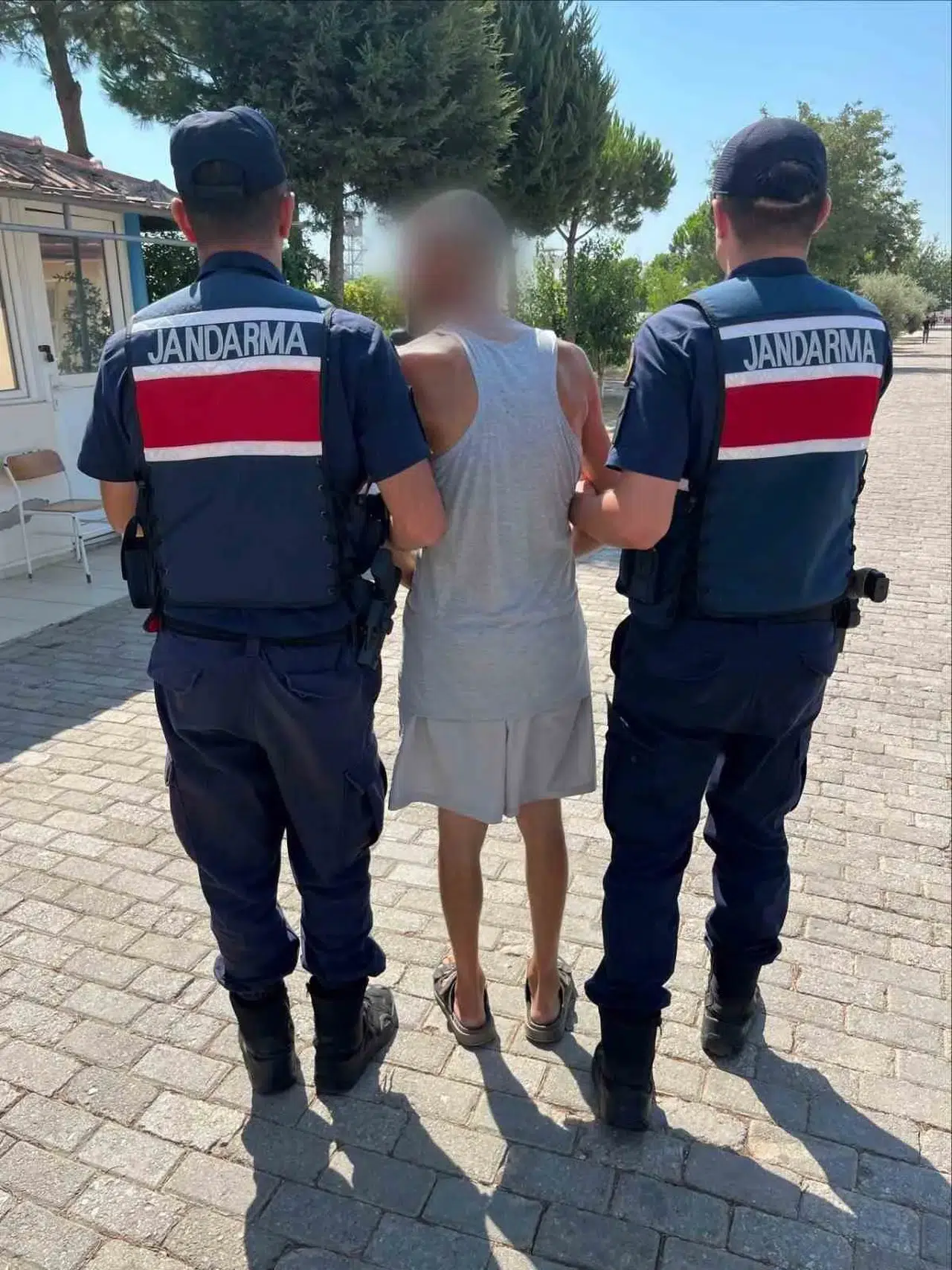 İncirliova'da firari hükümlüye jandarma baskını: Uzun süredir aranıyordu