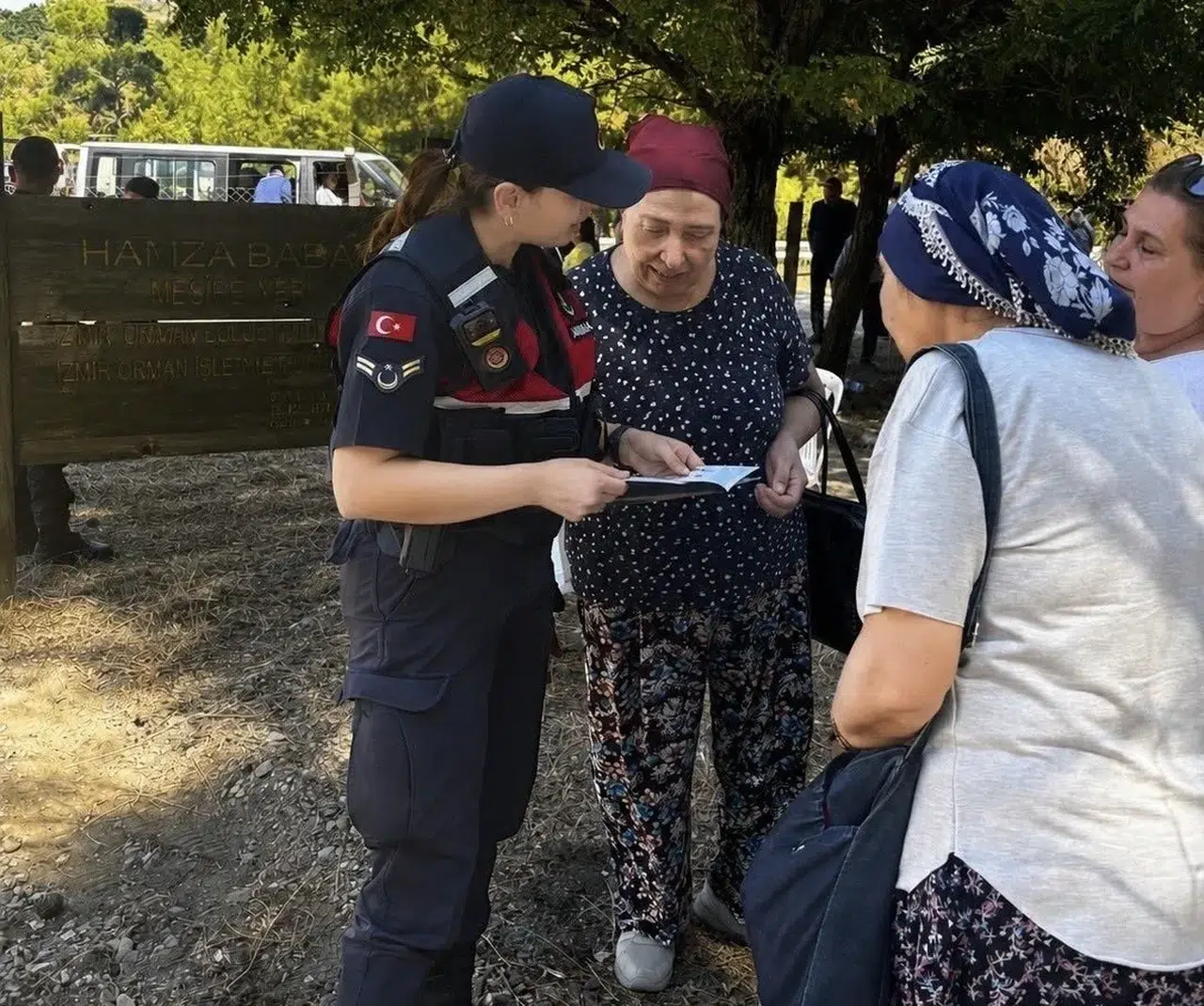 Kemalpaşa’da Hamza Baba Buluşması’nda Jandarmadan Kadınlara Özel Farkındalık Mesajı