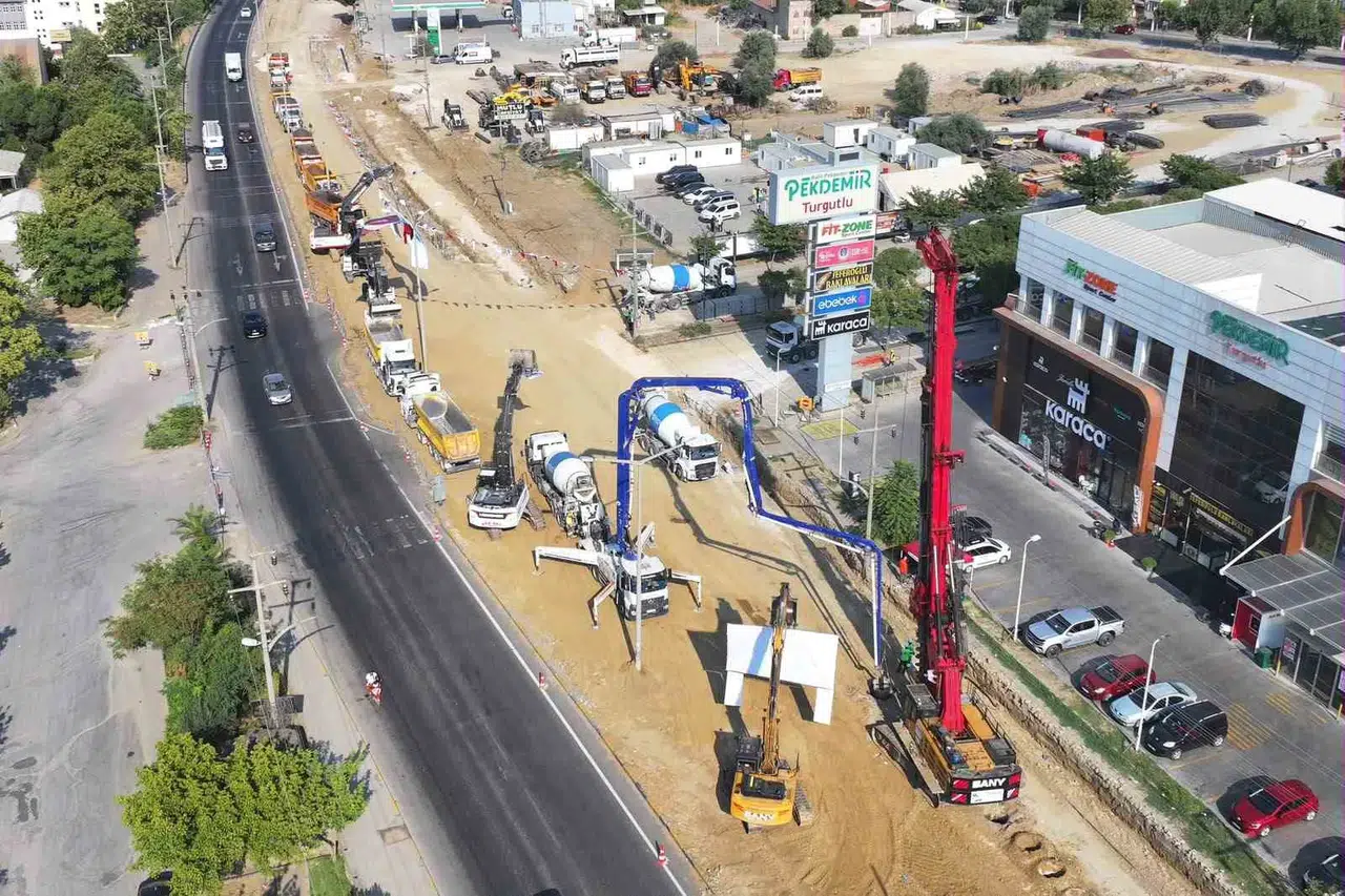 Turgutlu’da trafik çilesine son verecek dev yatırım: Ergenekon Kavşağı’nda ilk harç döküldü