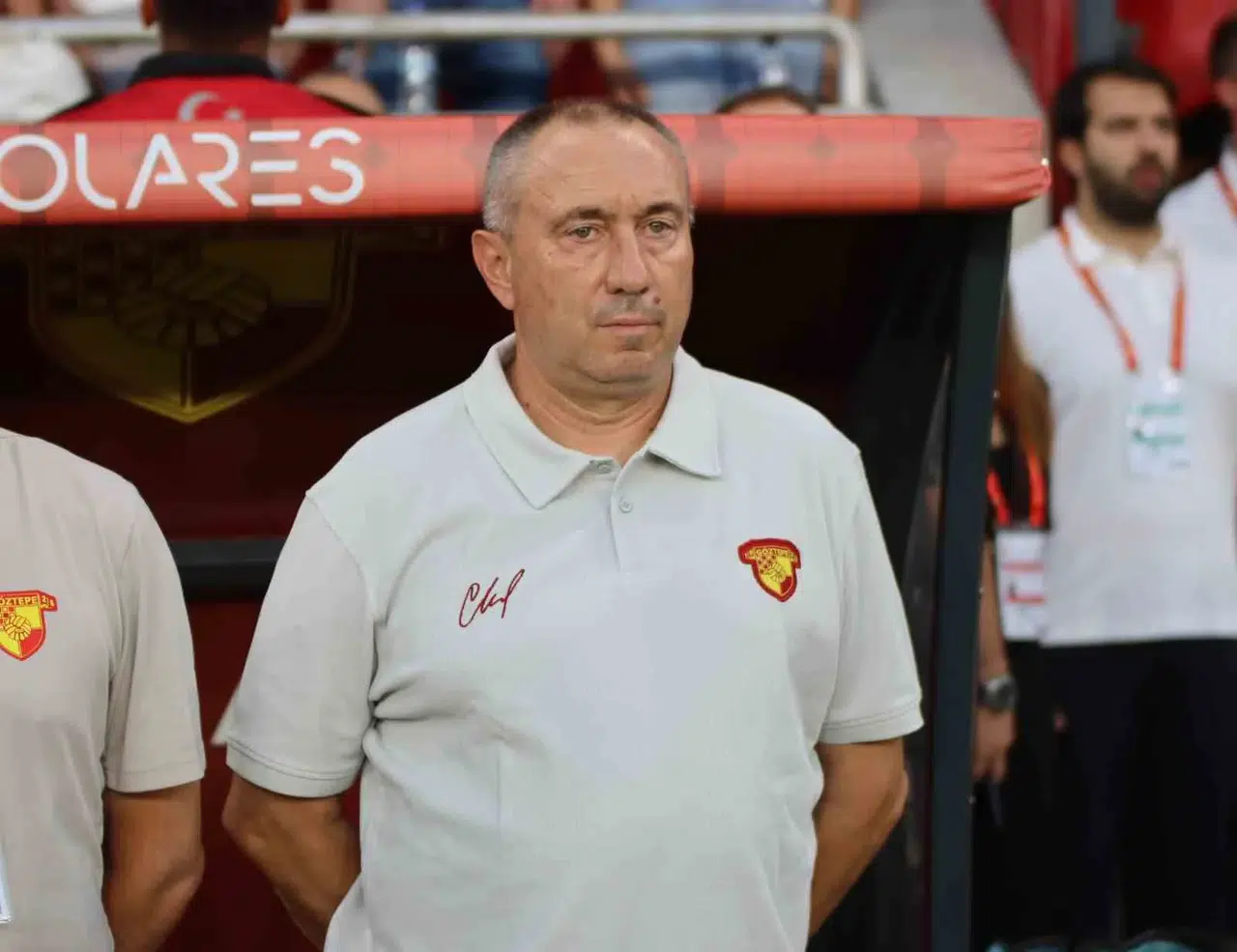 Göztepe’de eldiven rekabeti kızıştı: Stoilov’un kararı bekleniyor
