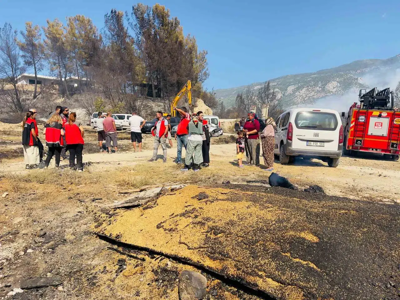 Korubükü’nde yaralar sarılıyor: Tarım ekipleri üreticinin yanında