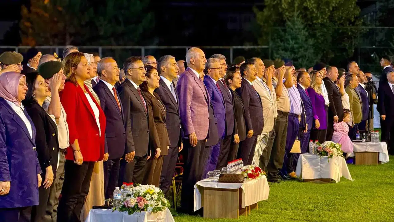 Kurtulmuş: Kaybettiğimiz 50 yılın ardından kardeşlik yolunda yeni bir asır başlıyor
