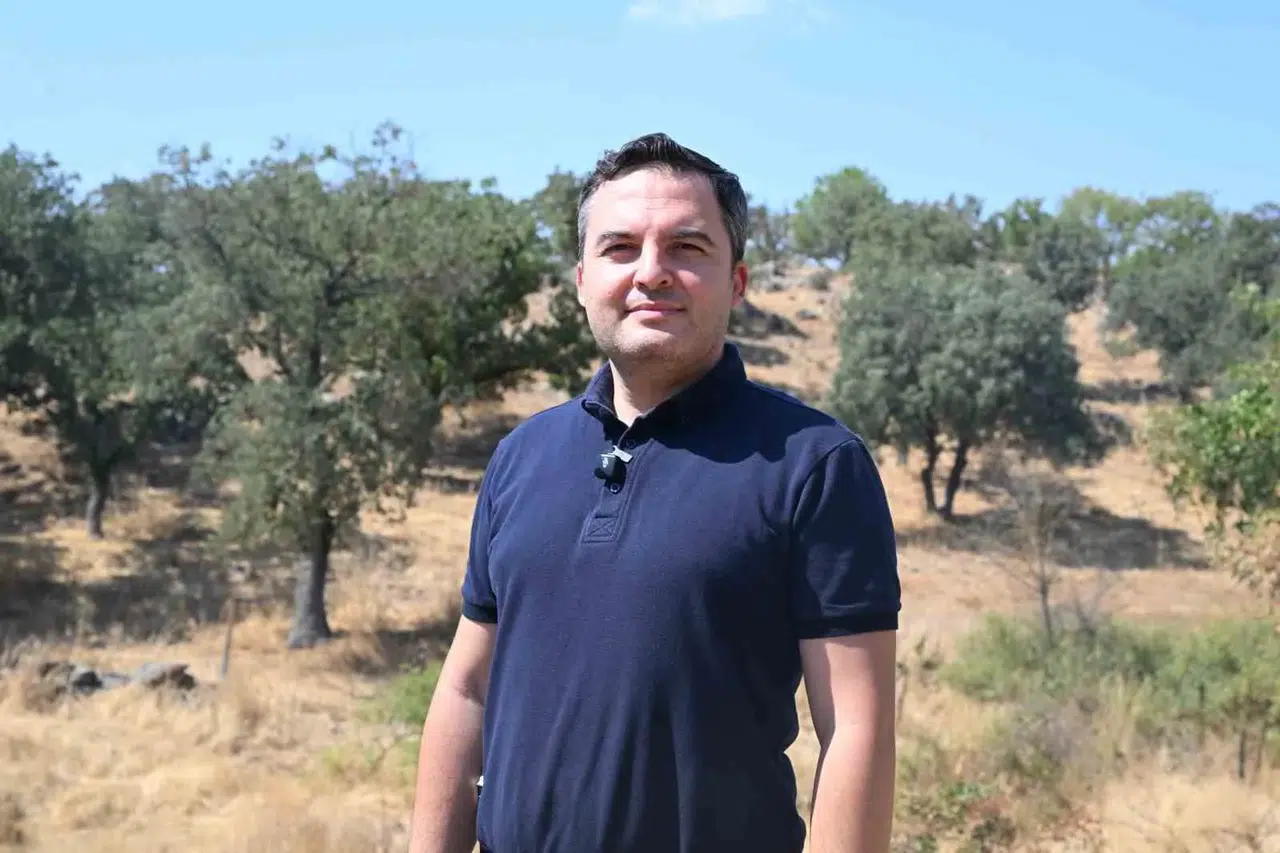 Yıldırımın Tetiklediği Yangın, Mahalleliyi Uyandırmadan Söndürüldü
