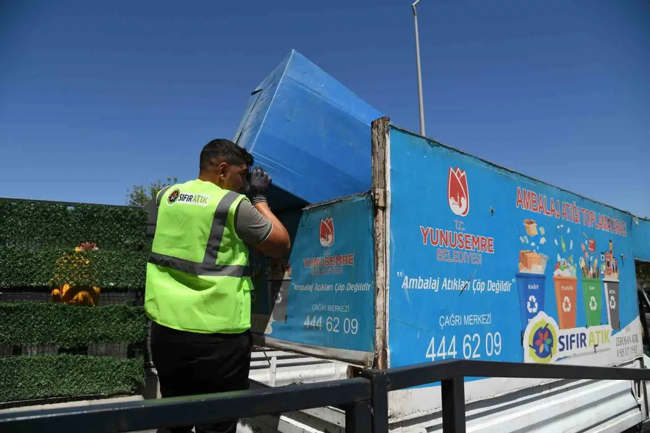 Yunusemre’de atıklar çöpe değil ekonomiye gidiyor: Yıllık 150 tonluk dev kazanım