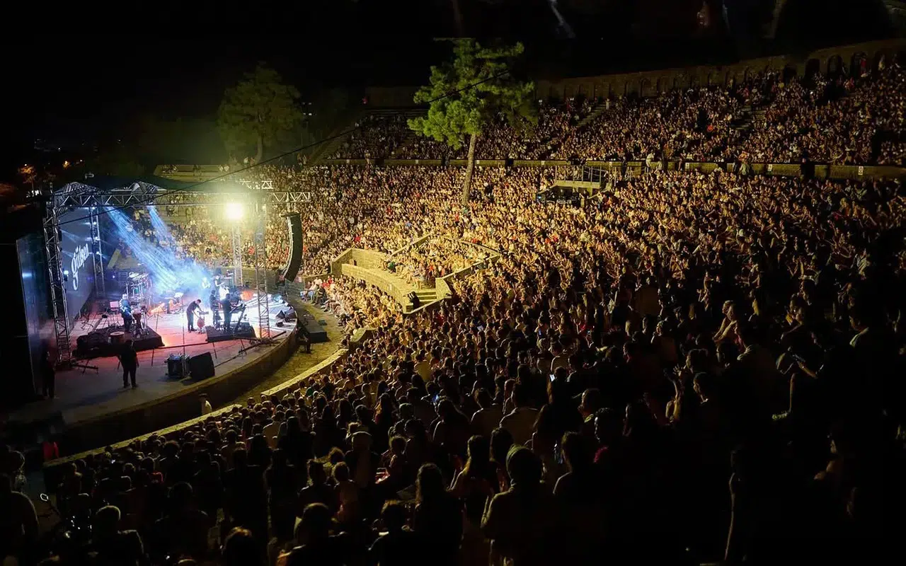 Pop Müziğin Zirvesi Marmaris’te Buluşuyor: Tarkan ve Kenan Doğulu Aynı Gece Sahne Alacak