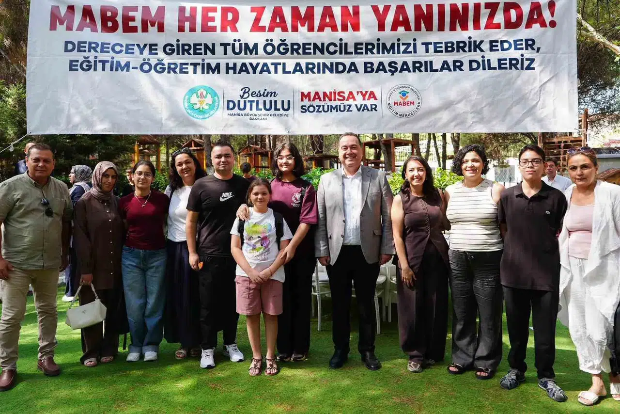 Eğitimde Fırsat Eşitliğinin Adresi MABEM: LGS Zaferi Kafe 236’da Coşkuyla Kutlandı