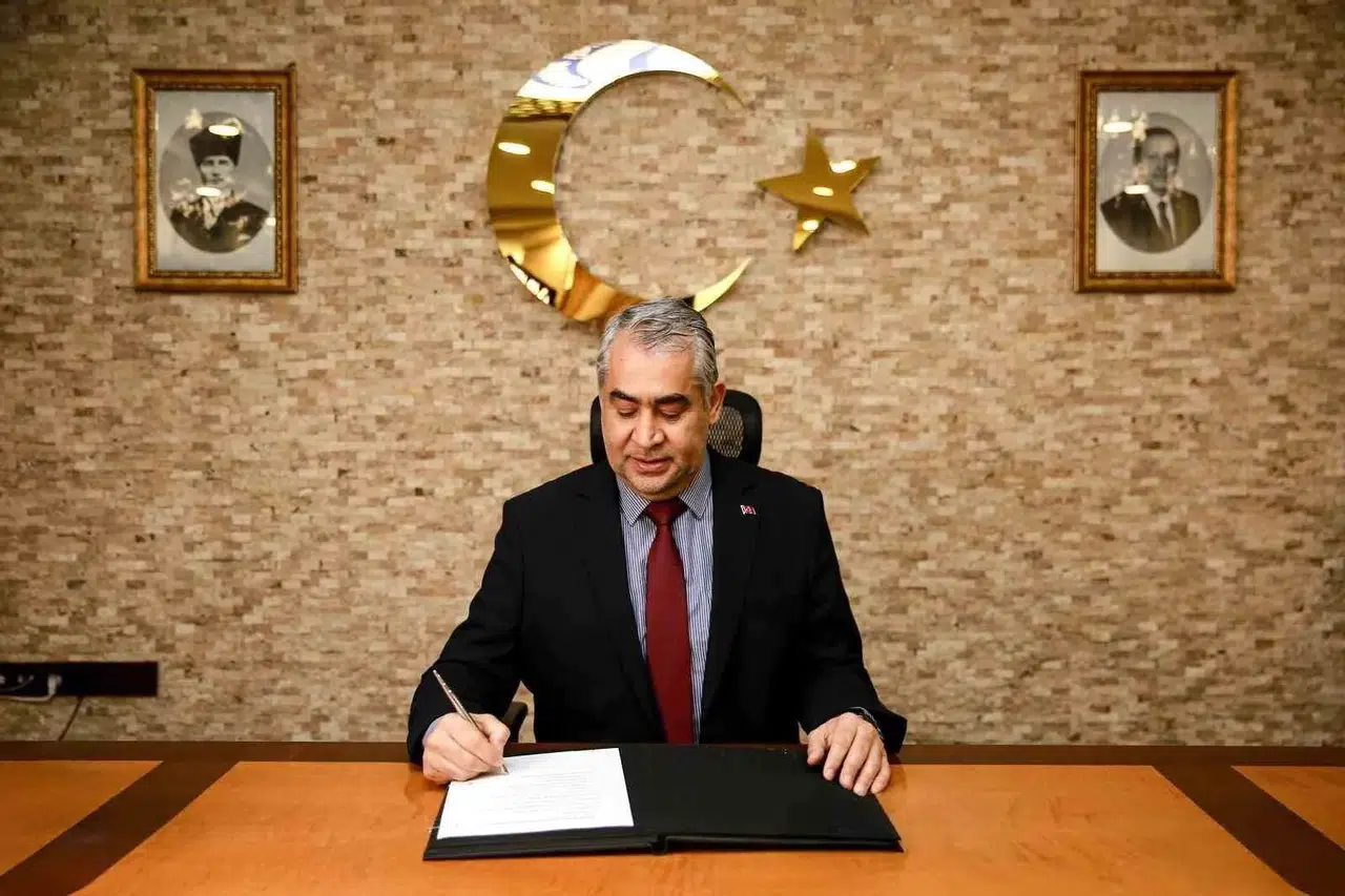 ADÜ'de yeni dönem heyecanı: Rektör Kent'ten öğrencilere kapılarını açan mesaj