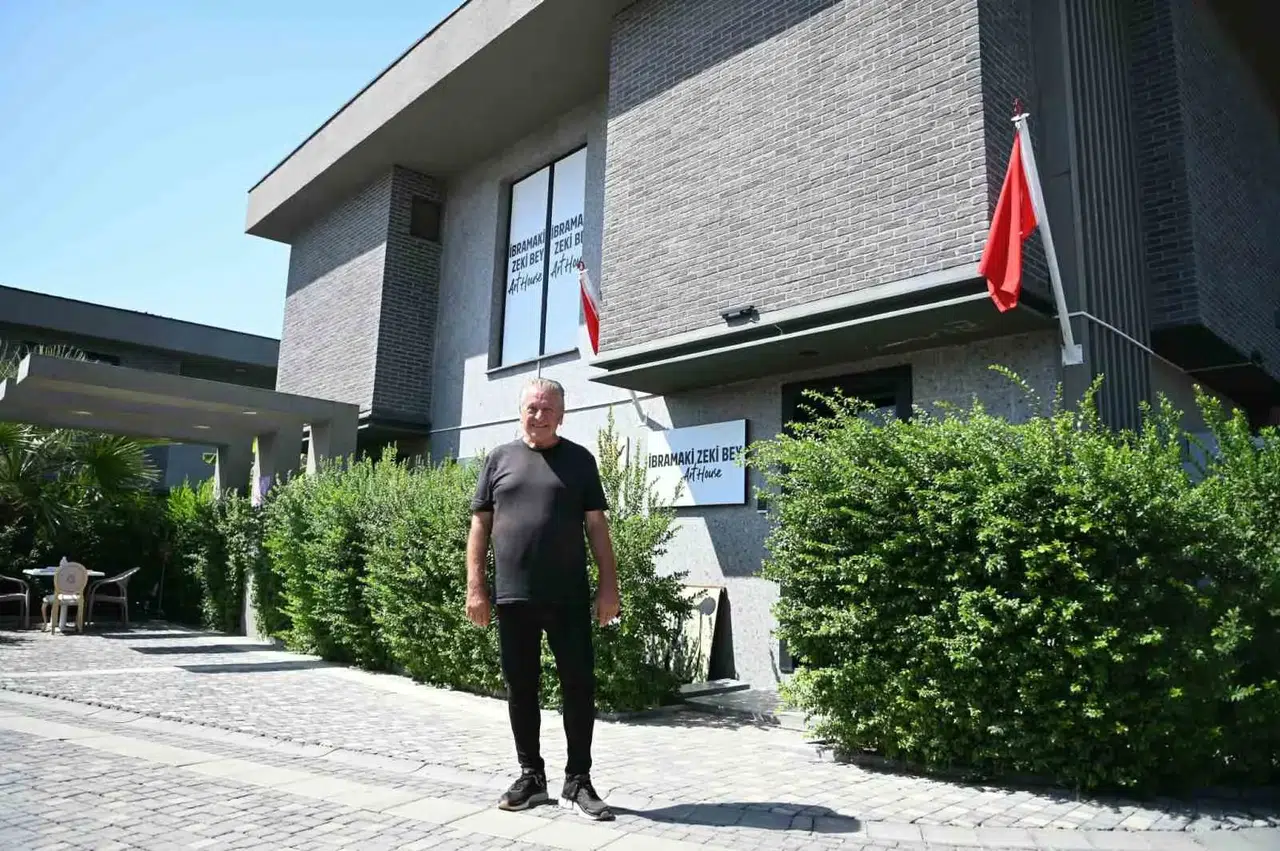 Kuşadası'nda Üç Kuşaktır Süren Sanat Mirası: Selim Killi'nin Galerisi Geleceğe Açılıyor