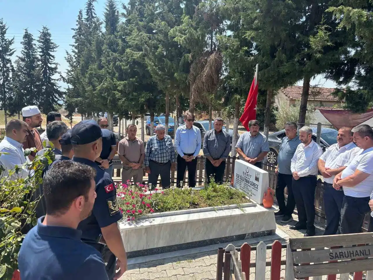Manisa kahramanını unutmadı: Şehit Ege Süleyman Görece dualarla yad edildi