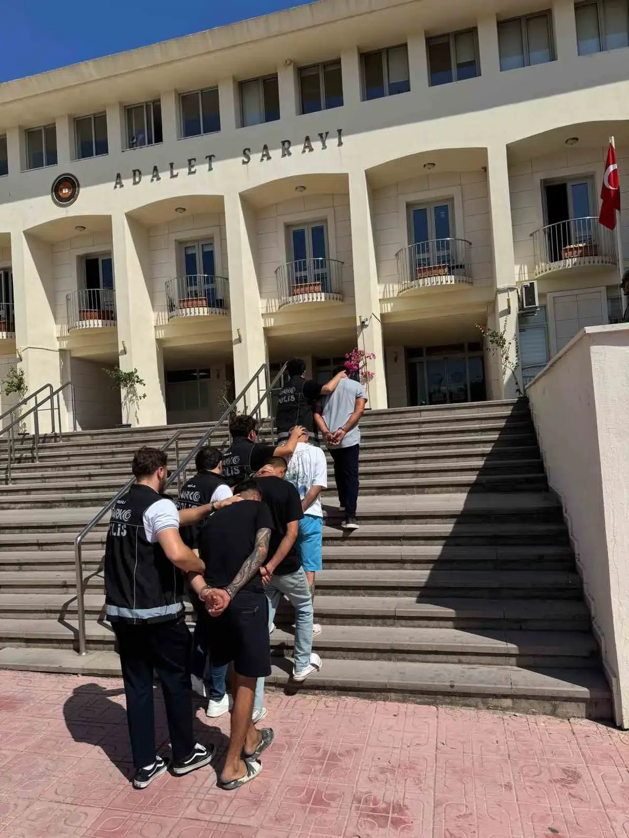 Bodrum’da Uyuşturucu Operasyonu: Mahkeme 4 Şüpheli İçin Kararını Verdi