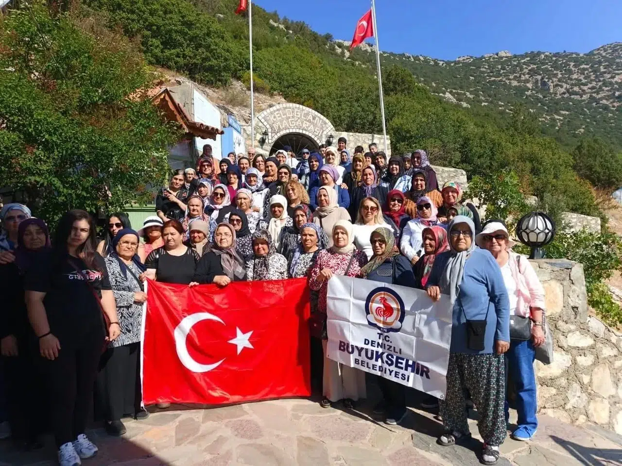 Denizli’de ilçe sınırları kalktı: Kadınlar Acıpayam’da buluştu