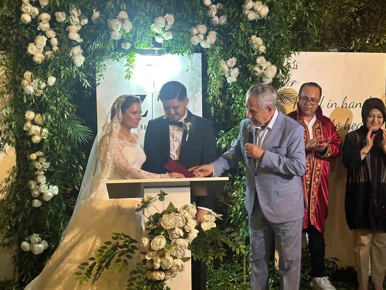 Siyasetin zirvesi Özkan ailesinin düğününde bir araya geldi
