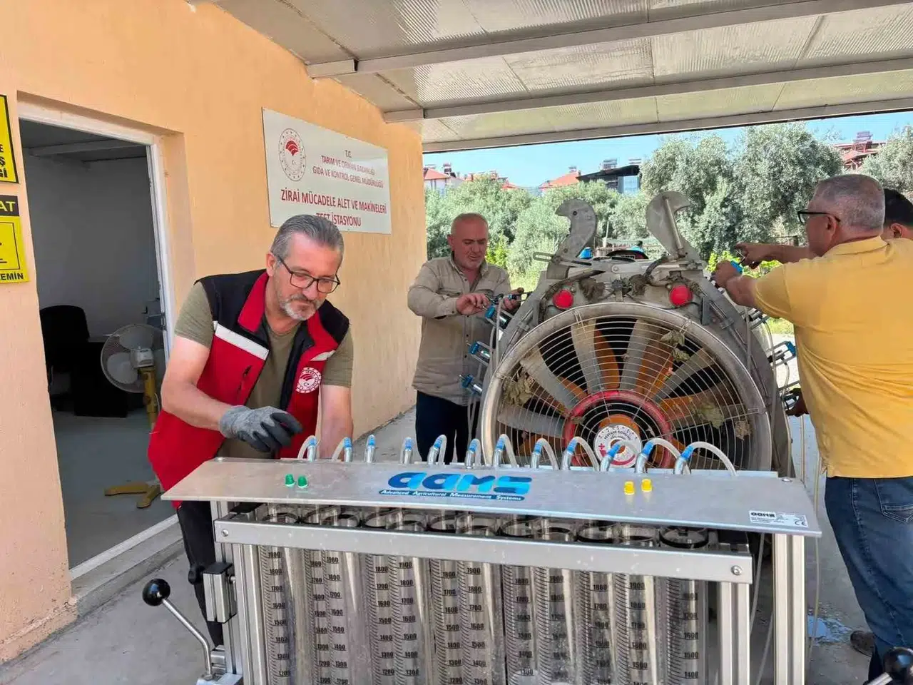 Sarıgöl'de tarımda teknolojik dönem: İlaçlama makinelerine bilimsel onay