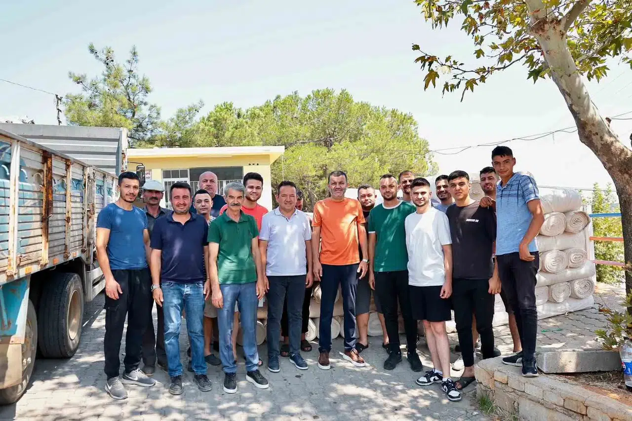 Babadağ’da Vatandaşla Buluşan Çavuşoğlu, Yol Çalışmalarını Yerinde Denetledi