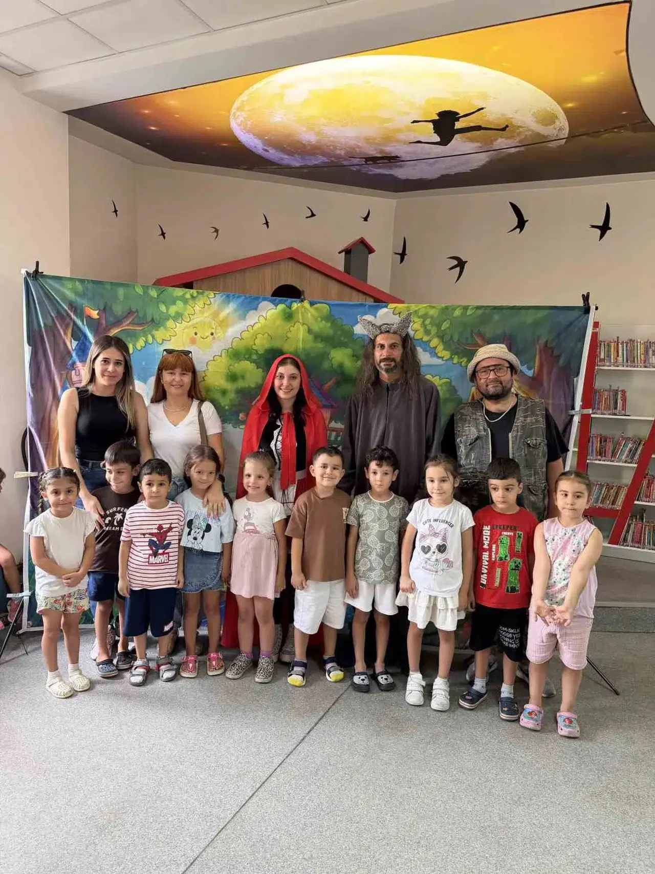 Aydın’da miniklerin masal günü: Kütüphanede tiyatro şöleni