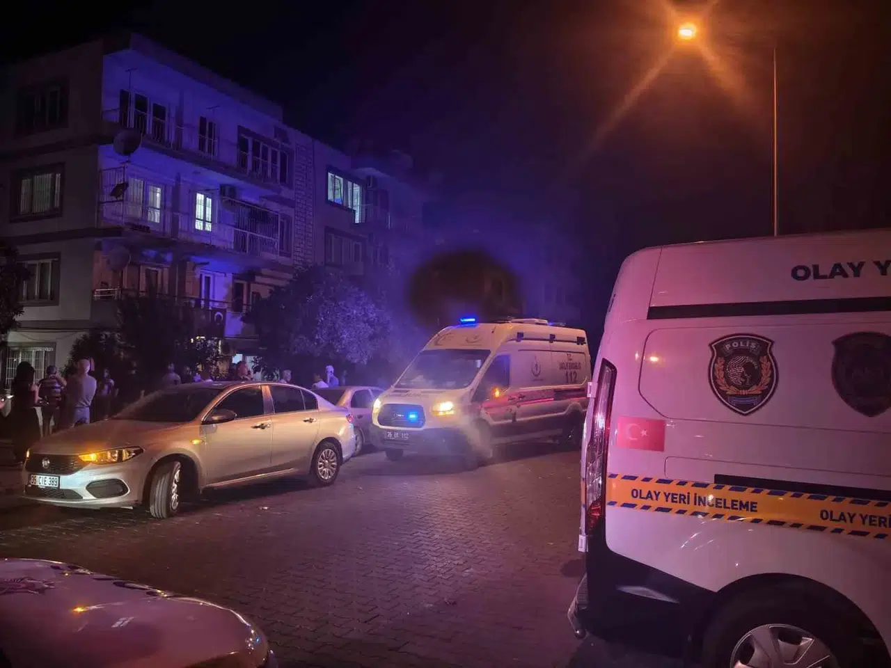 Selçuk’ta Çatıdan Düşen Emekli Öğretmen Hayatını Kaybetti