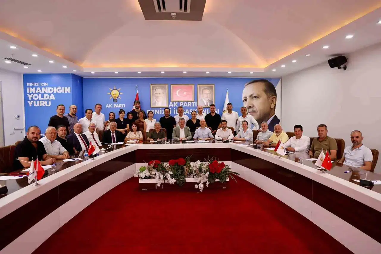 Denizli’nin yarınları için stratejik hamle: AK Parti’den tam kadro saha mesaisi