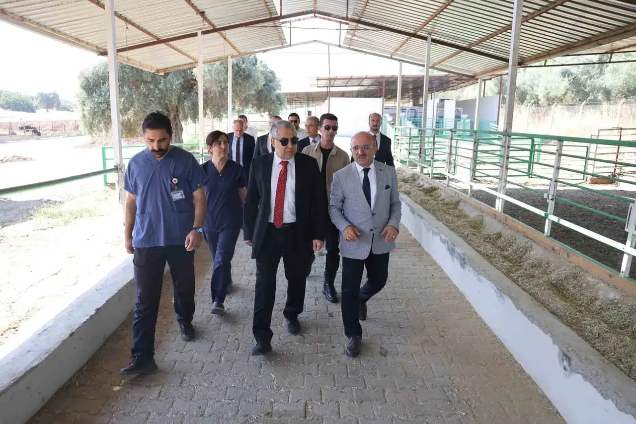ADÜ'de Tarımda Yeni Vizyon: Rektör Kent'ten Ziraat Fakültesi'ne Kapsamlı Ziyaret
