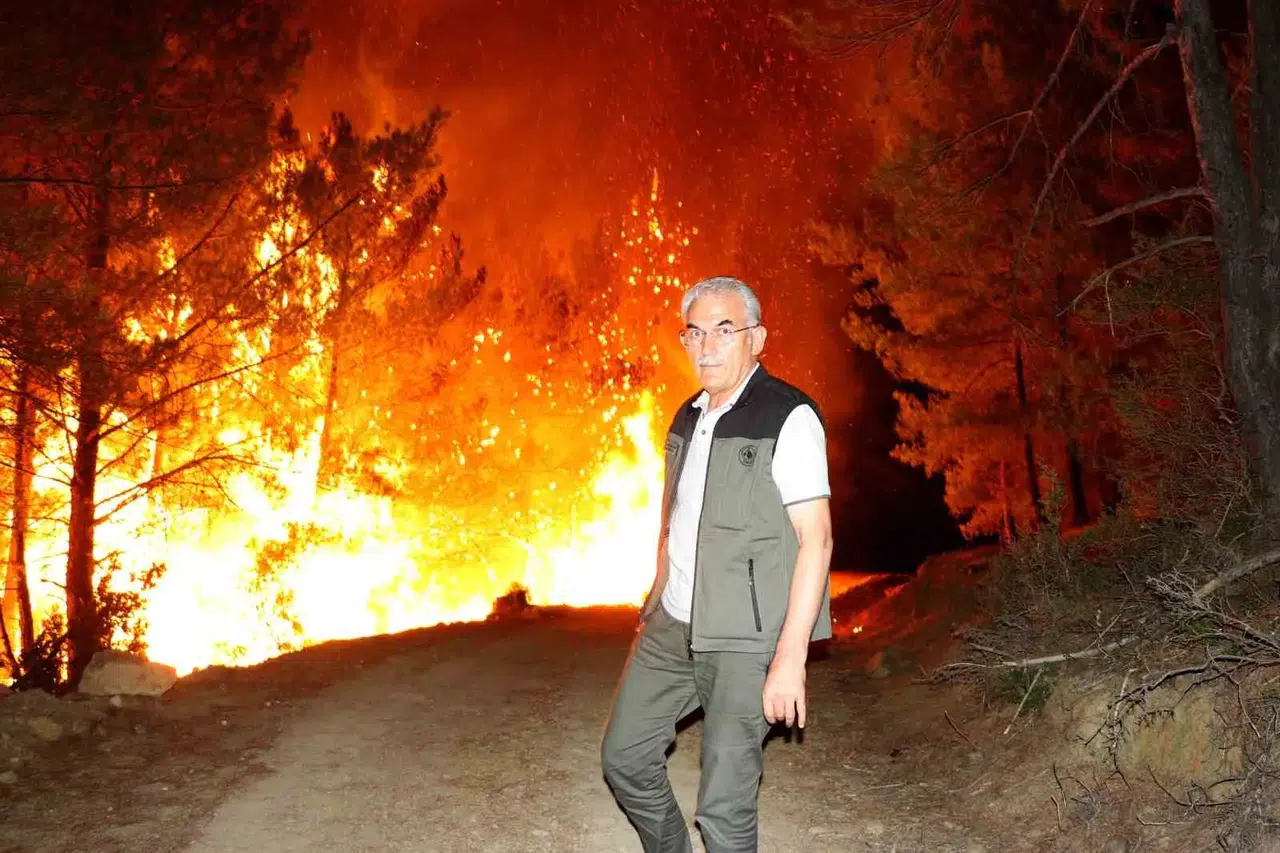 Alevlerin merkezinde kritik mesai: Genel Müdür Karacabey sahadan bir an olsun ayrılmadı