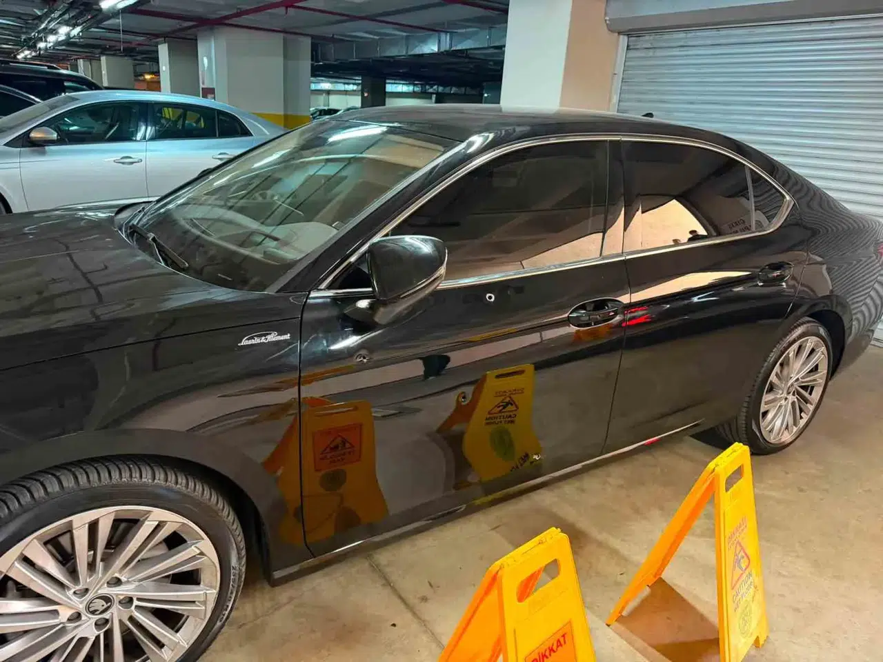 Çiğli Belediyesi otoparkında silahlı panik: Başkanın aracını hedef aldı