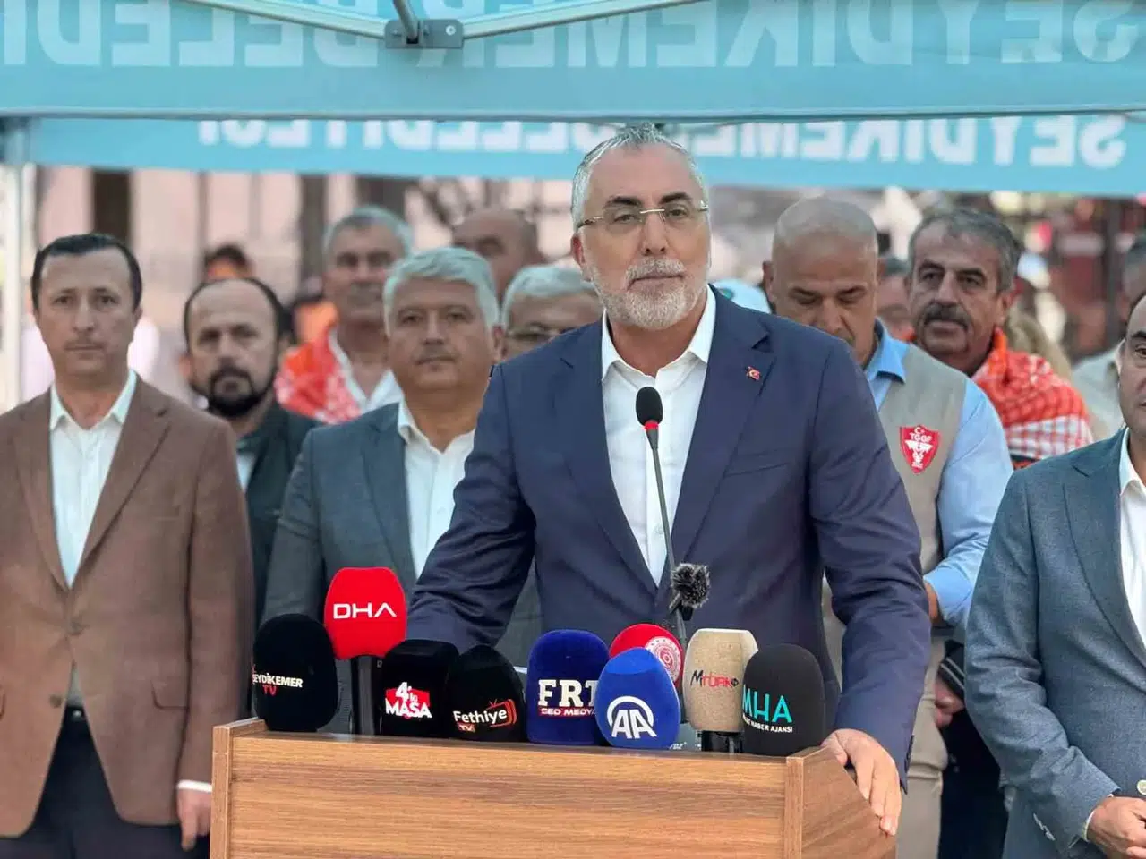 Bakan Işıkhan’dan er meydanında birlik mesajı: Kültürümüzün teminatı gençlerimizdir