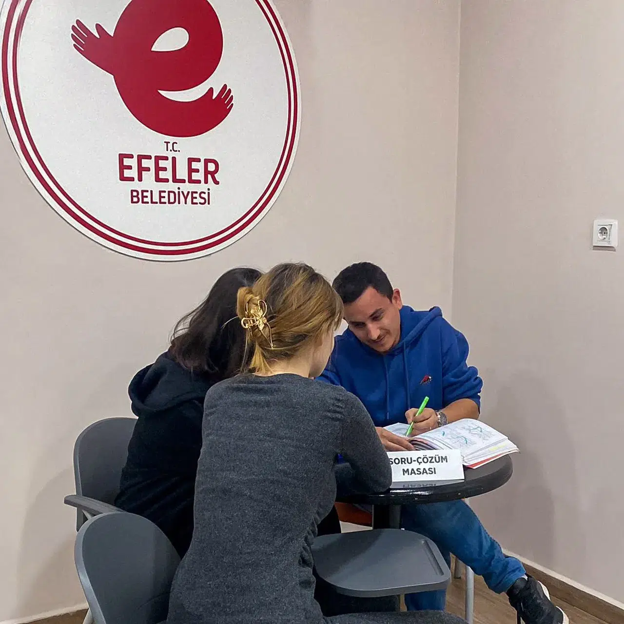 Efeler’de sınav maratonuna ücretsiz destek dönemi başlıyor