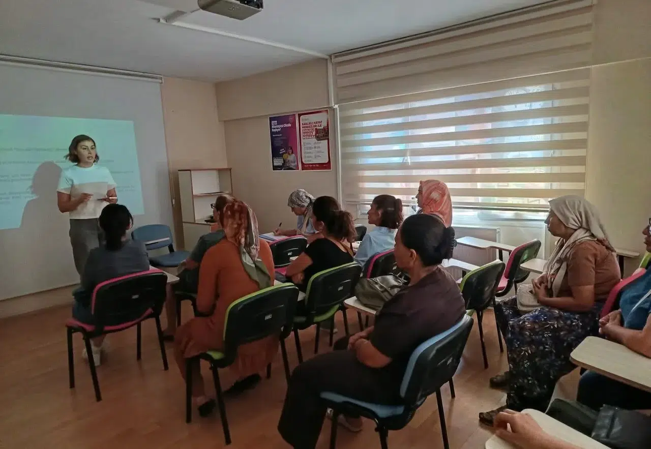 Menopozda yaşam kalitesini artırmanın yolları Söke'deki eğitimle masaya yatırıldı