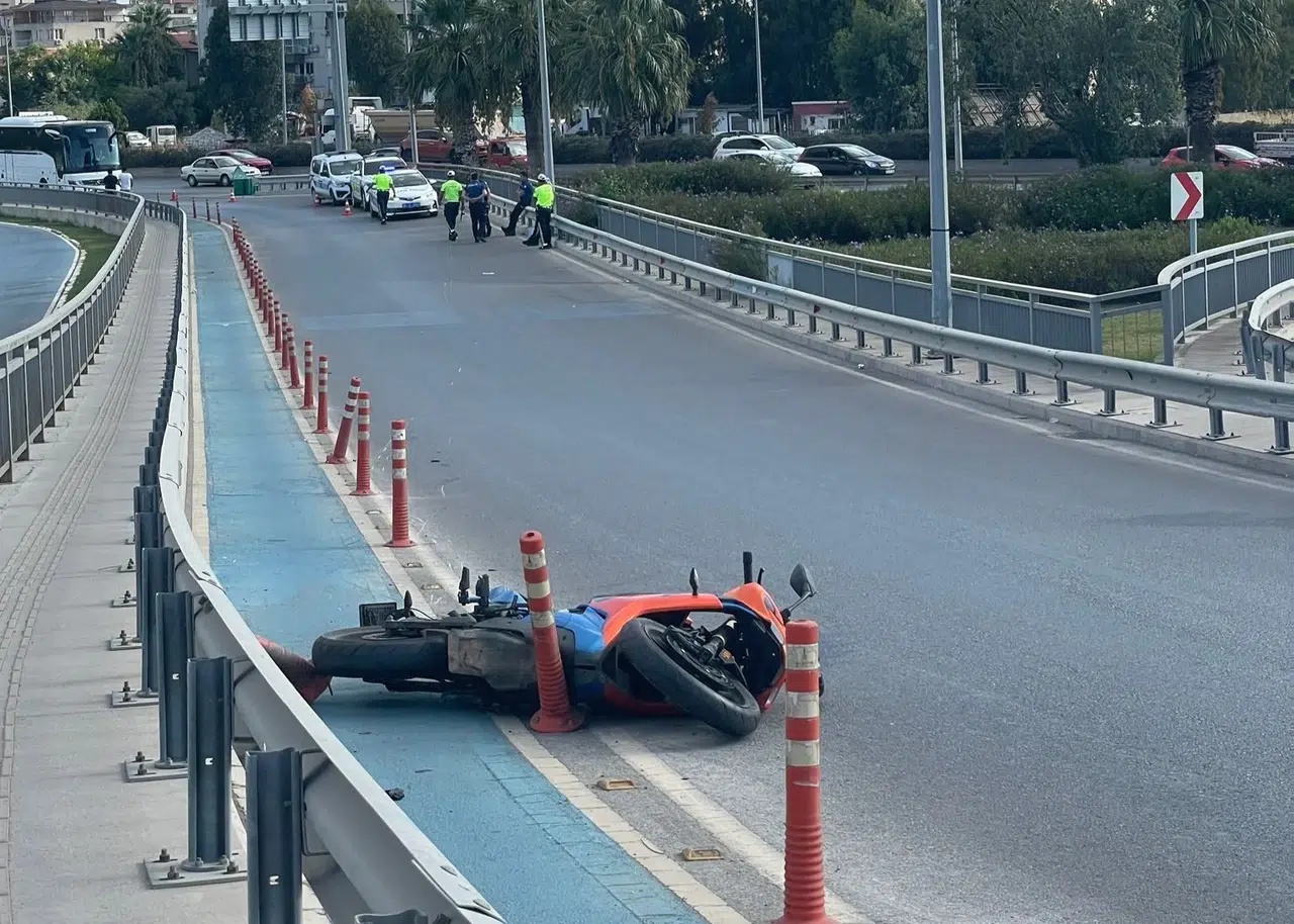 Bayraklı'da Sabahın İlk Işıklarında Korkunç Kaza: Genç Kadın Kontrolü Kaybetti