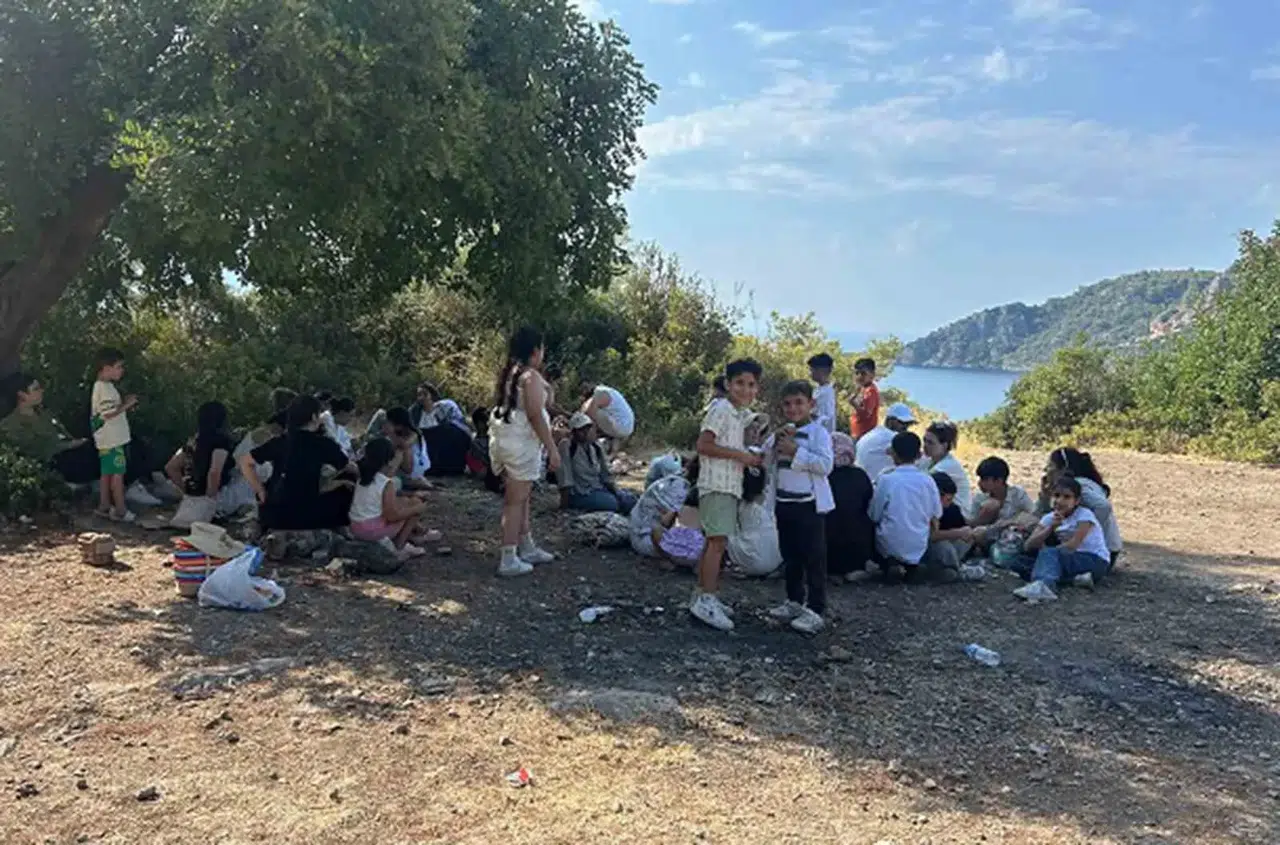 Fethiye'de kaçak göç operasyonu: Yarısı çocuk 39 kişi yakalandı