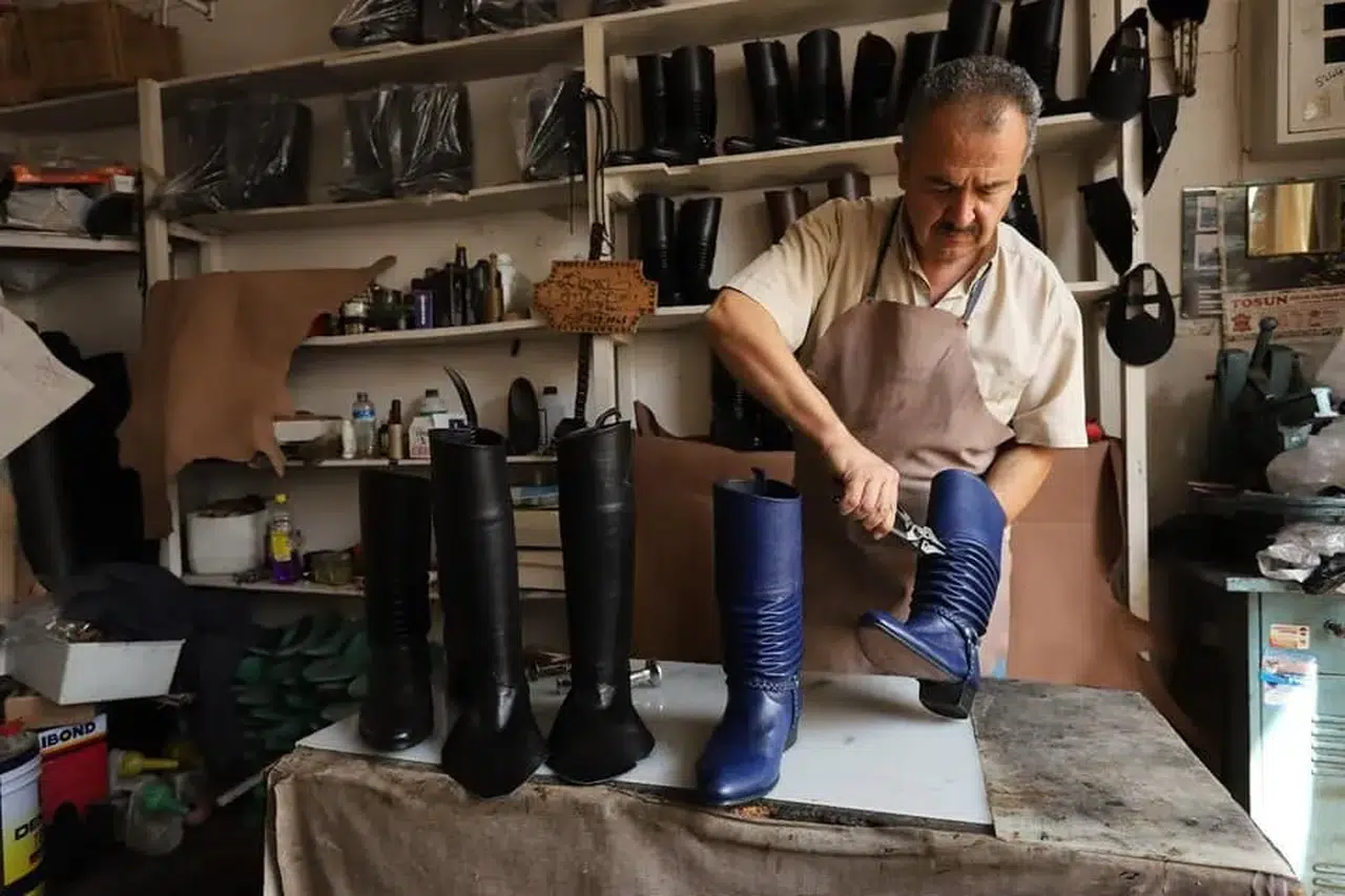 Efe kültürünün son temsilcilerinden: 7 yaşında başladığı mesleğini yarım asırdır zirveye taşıyor