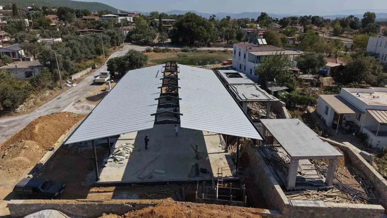 Pınarlıbelen’in Yeni Çehresi Şekilleniyor: Çok Amaçlı Tesis Yüzde 75’i Geçti