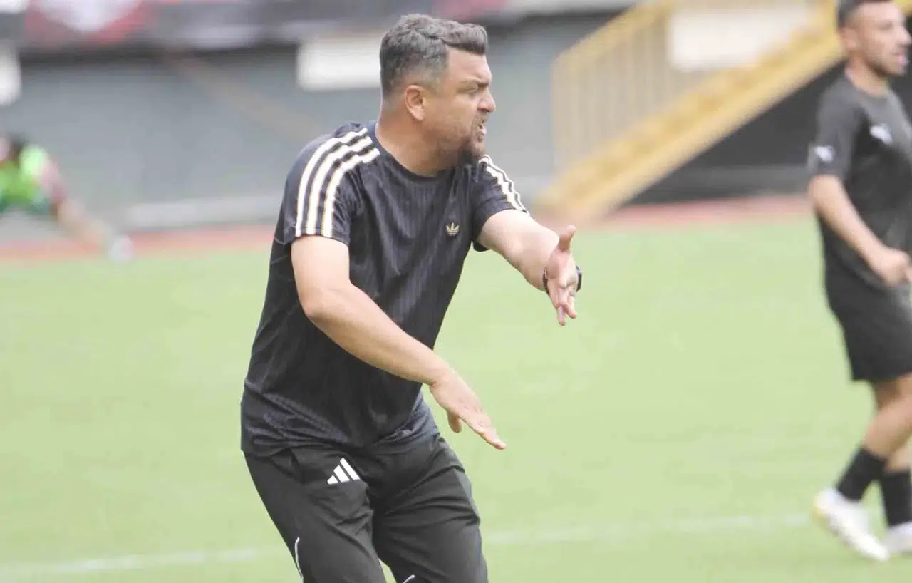 Salihli Belediyespor’da Güven Tazelendi: Hoze ile Yeni Sezon Sözleşmesi İmzalandı