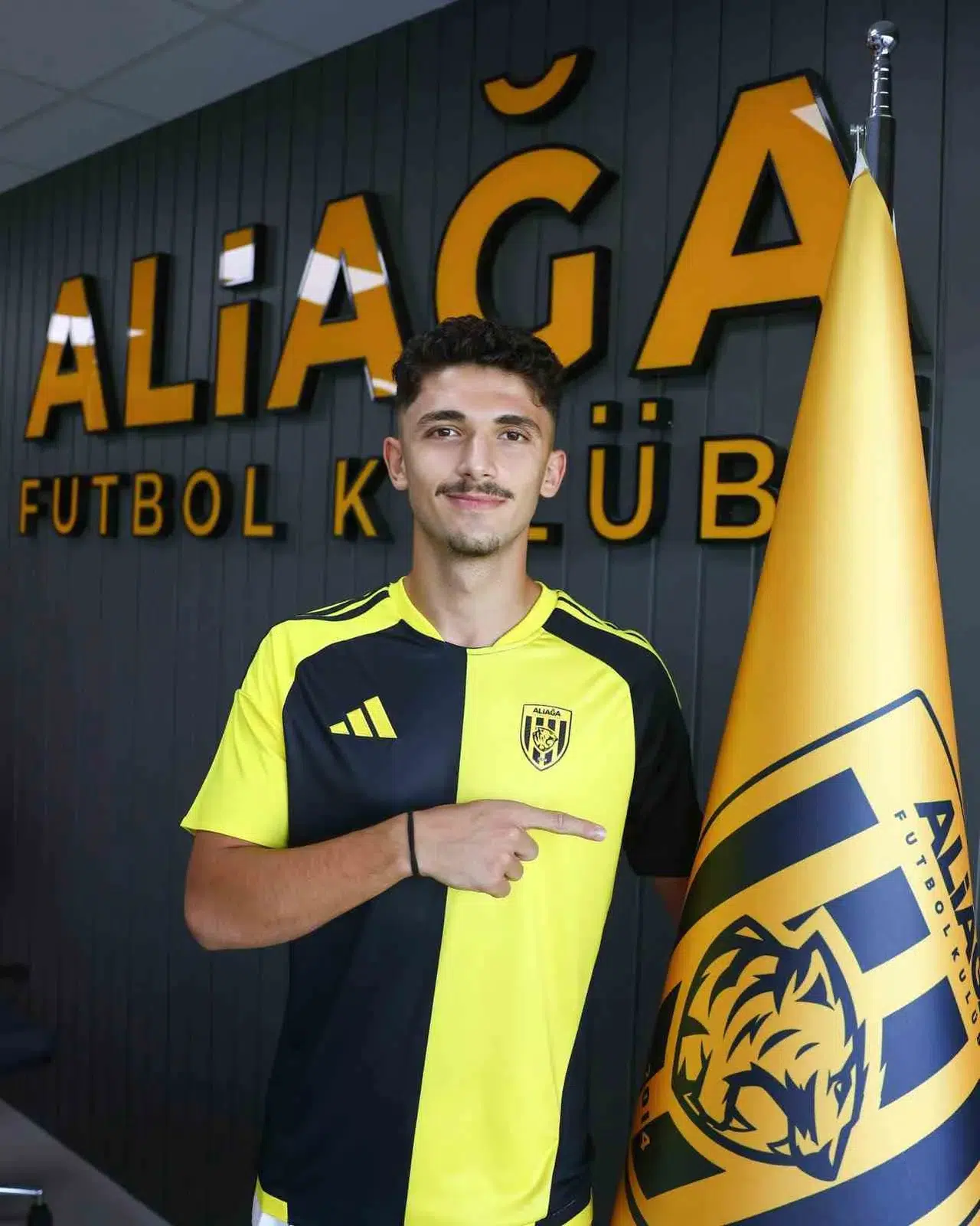 Aliağa FK’de kan değişimi: Genç yetenek imzayı attı, tecrübeli isimle vedalaşıldı