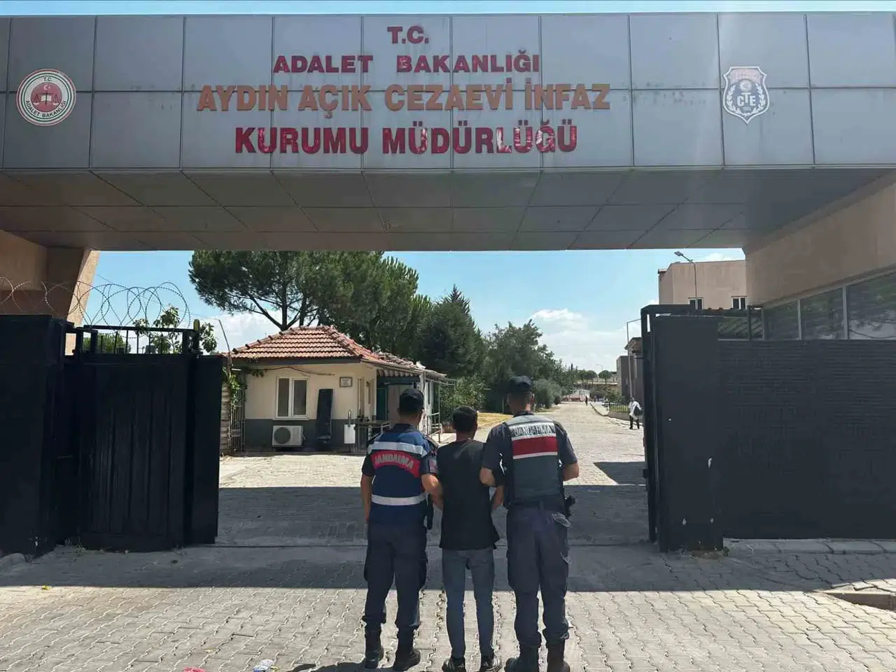 Köşk’te jandarmadan kaçamadı: 12 yıla yakın hapis cezası olan firari yakayı ele verdi
