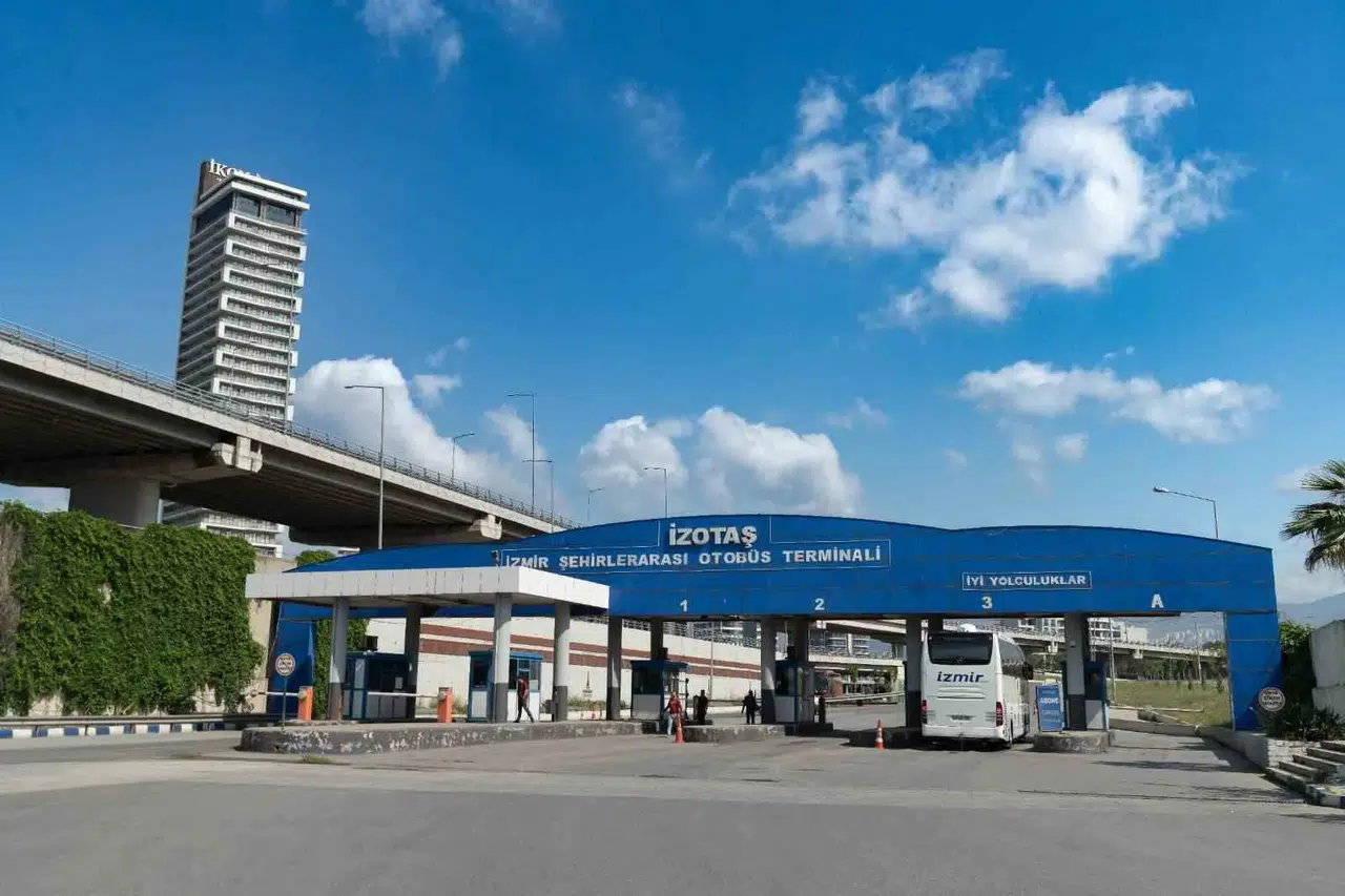 İzmir Otogarı’nda yönetim devri: Belediye iştirakleri sahneye çıkıyor