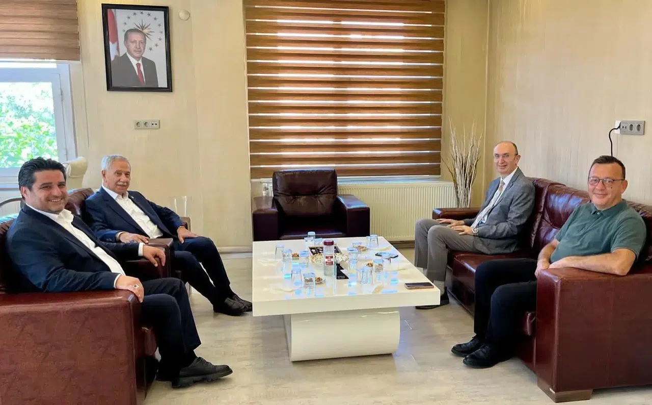 Bülent Arınç’tan Şehzadeler’e nezaket ziyareti: Yeni görevine başarı diledi