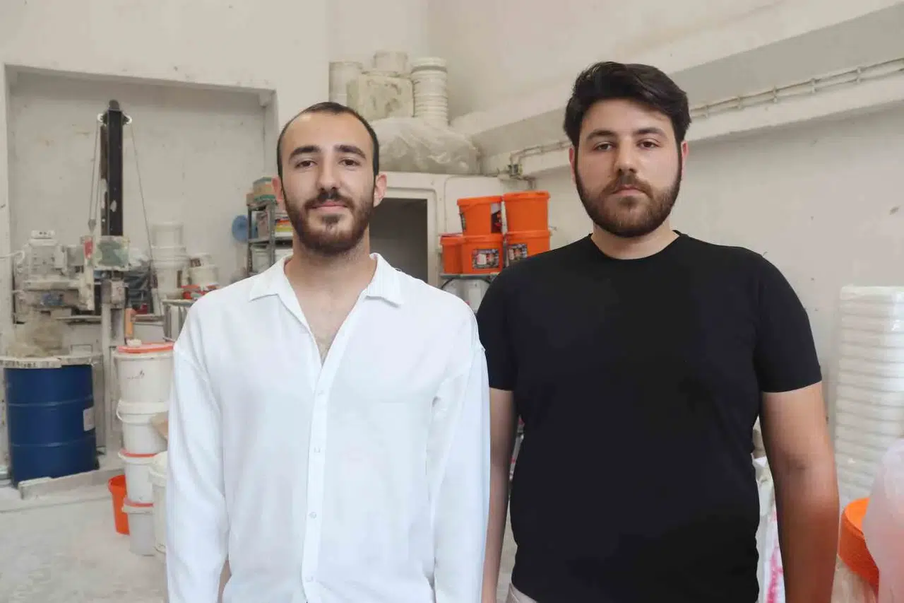 Üniversiteli kardeşlerden devrim niteliğinde buluş: Binalara yüzde 50 tasarruf kalkanı