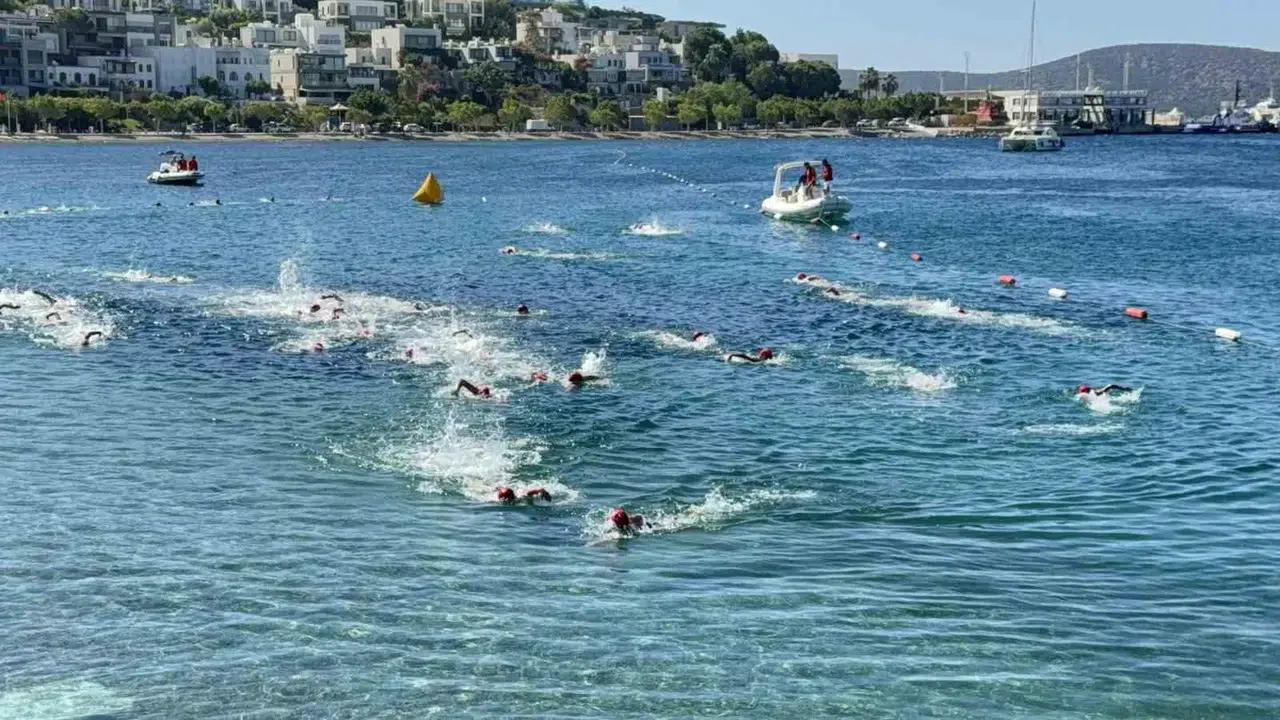 Bodrum’da İkinci Buluşma: Sağlık İçin Denize Açılanlar Kumbahçe’de Buluştu