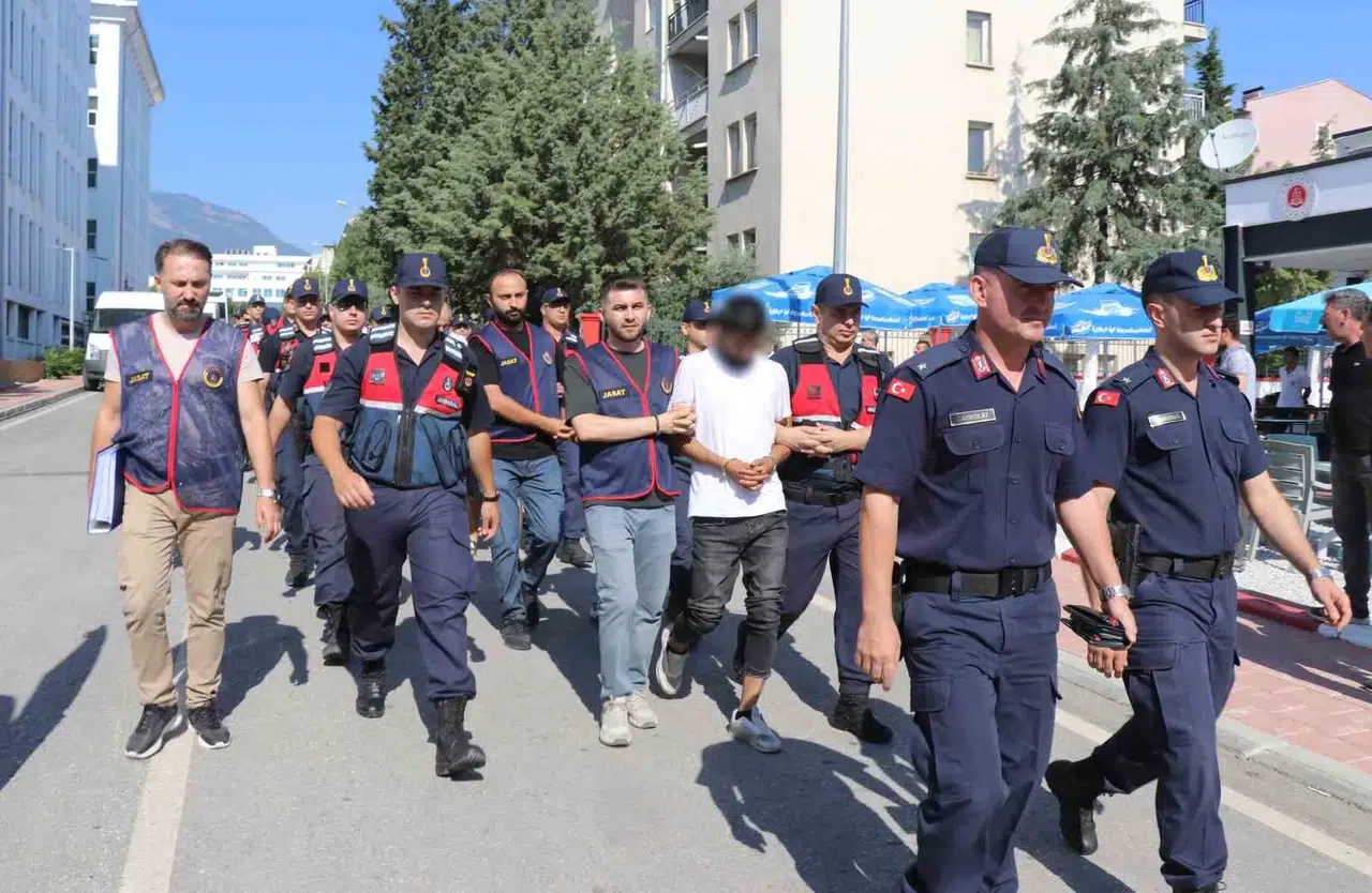 Sosyal medyadan günlük iş ilanıyla kurye ağı kurmuşlar: 4,5 milyonluk vurguna jandarma tokadı
