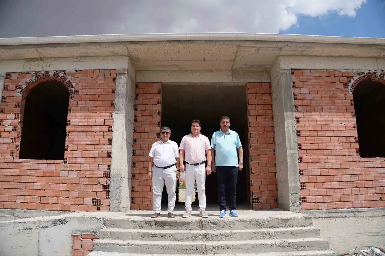 Bolvadin’de sağlık yatırımı hız kazandı: 5 mahalleye şifa kapısı açılıyor