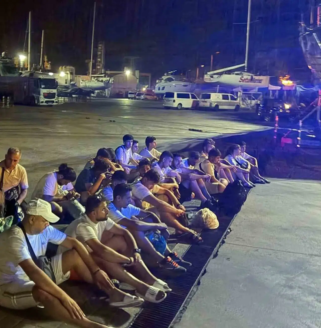 Marmaris kıyılarında gece operasyonu: Kaçış planı suya düştü