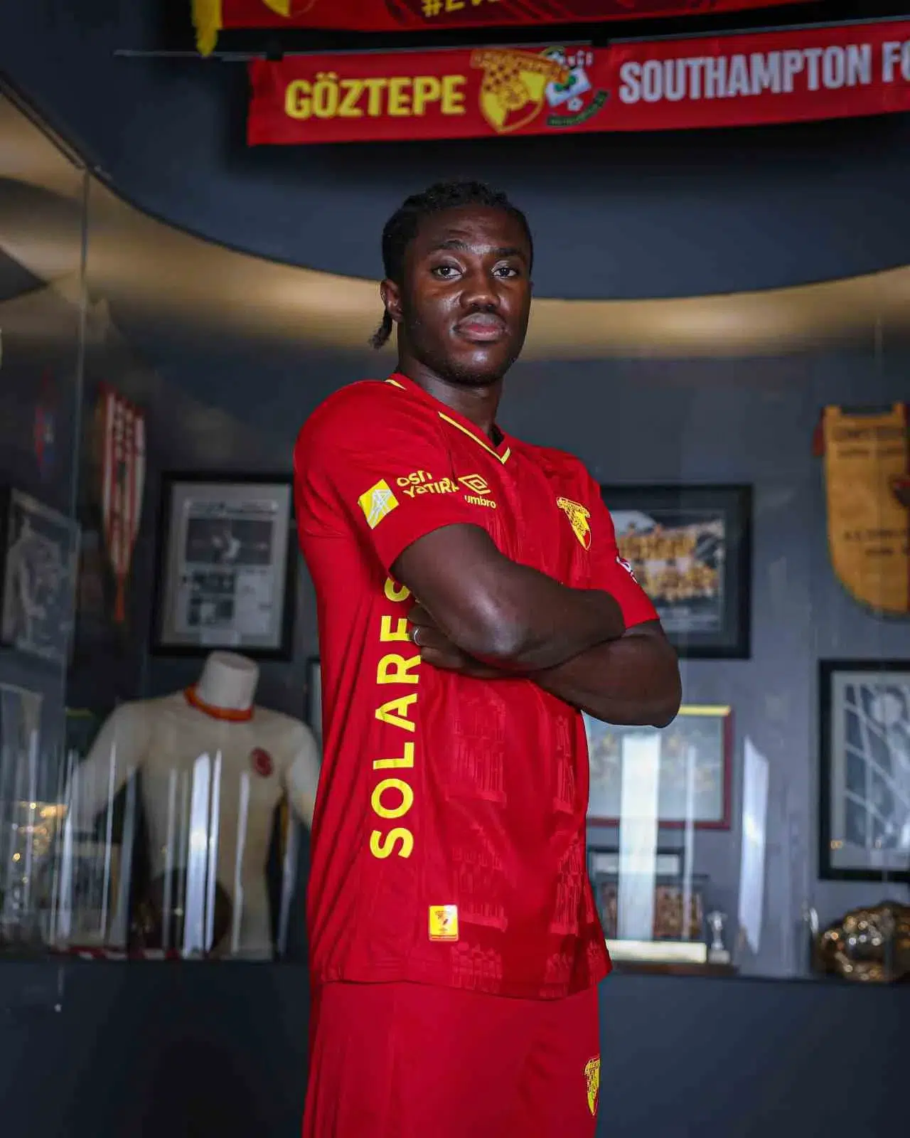 Göztepe’de transfer harekatı: Akonnor ile 8. imza geldi