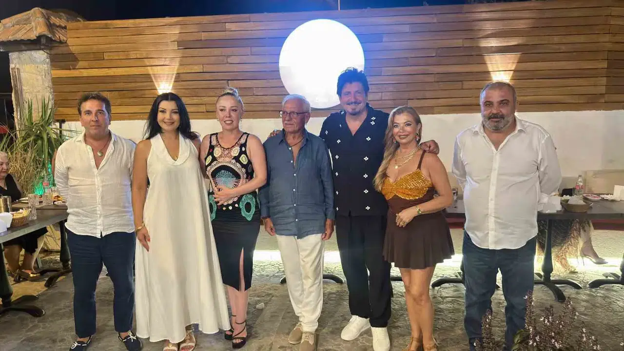 Bodrum'da karpuzlu sürpriz: Ekin Akkaş'ın doğum gününde alışılmadık kutlama