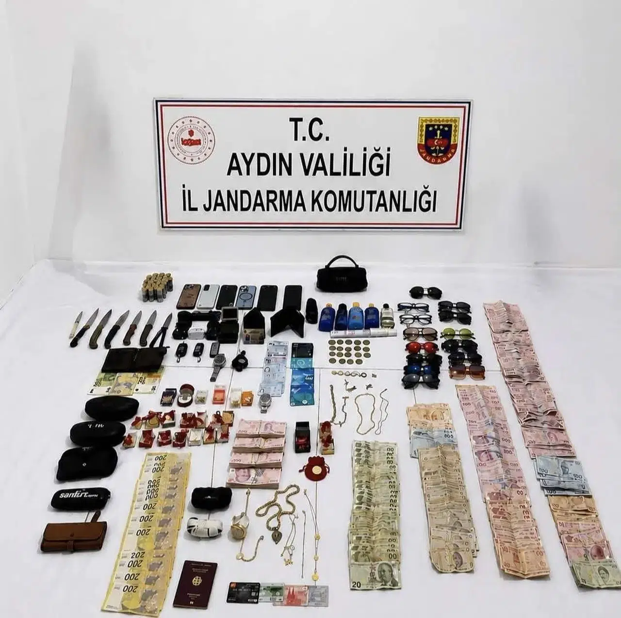 Tatilcilerin kâbusu oldu: Sahildeki seri hırsız jandarmadan kaçamadı
